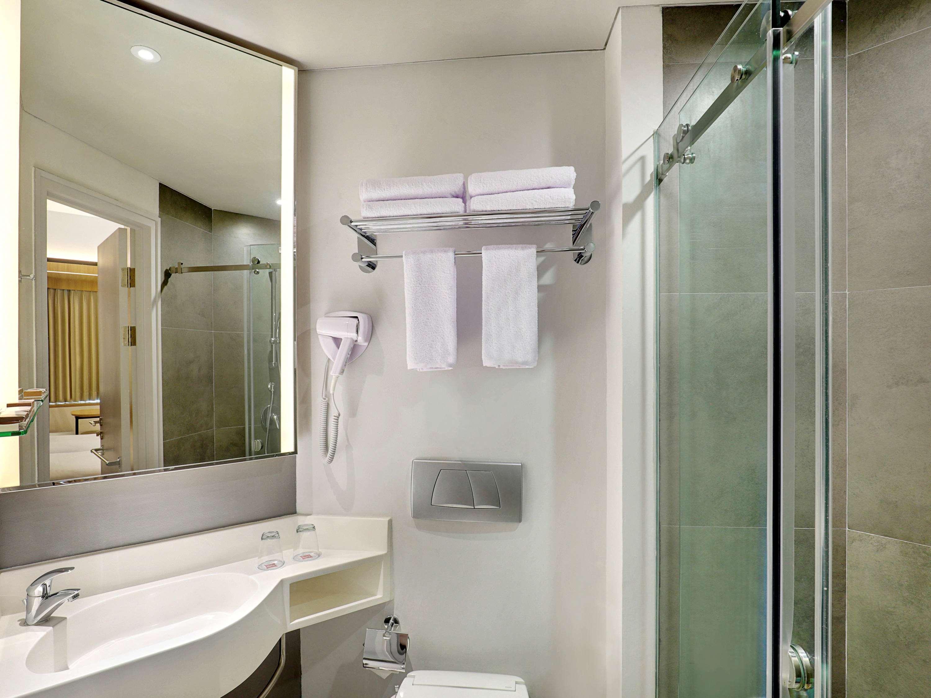 Ibis Samarinda Hotel Exterior photo