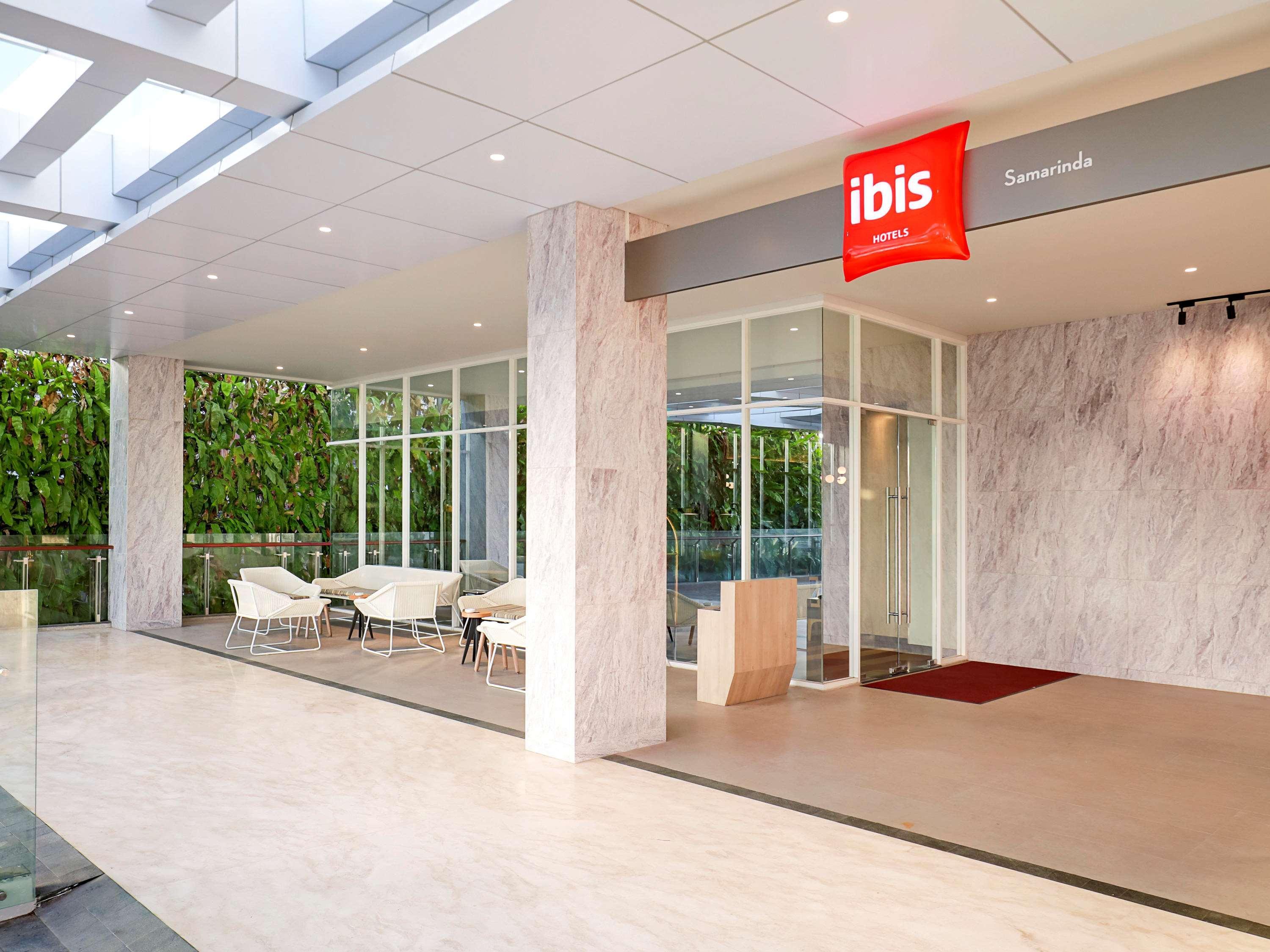 Ibis Samarinda Hotel Exterior photo
