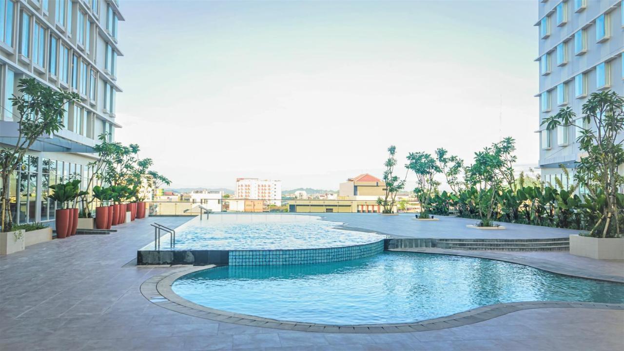 Ibis Samarinda Hotel Exterior photo
